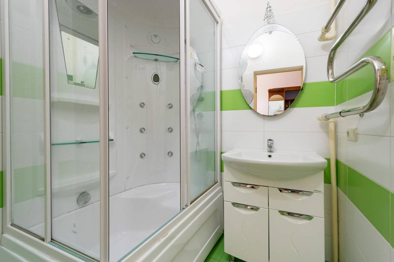 Nadezhda Apartment On Nauryzbay Batyra 37/1 Almaty Esterno foto