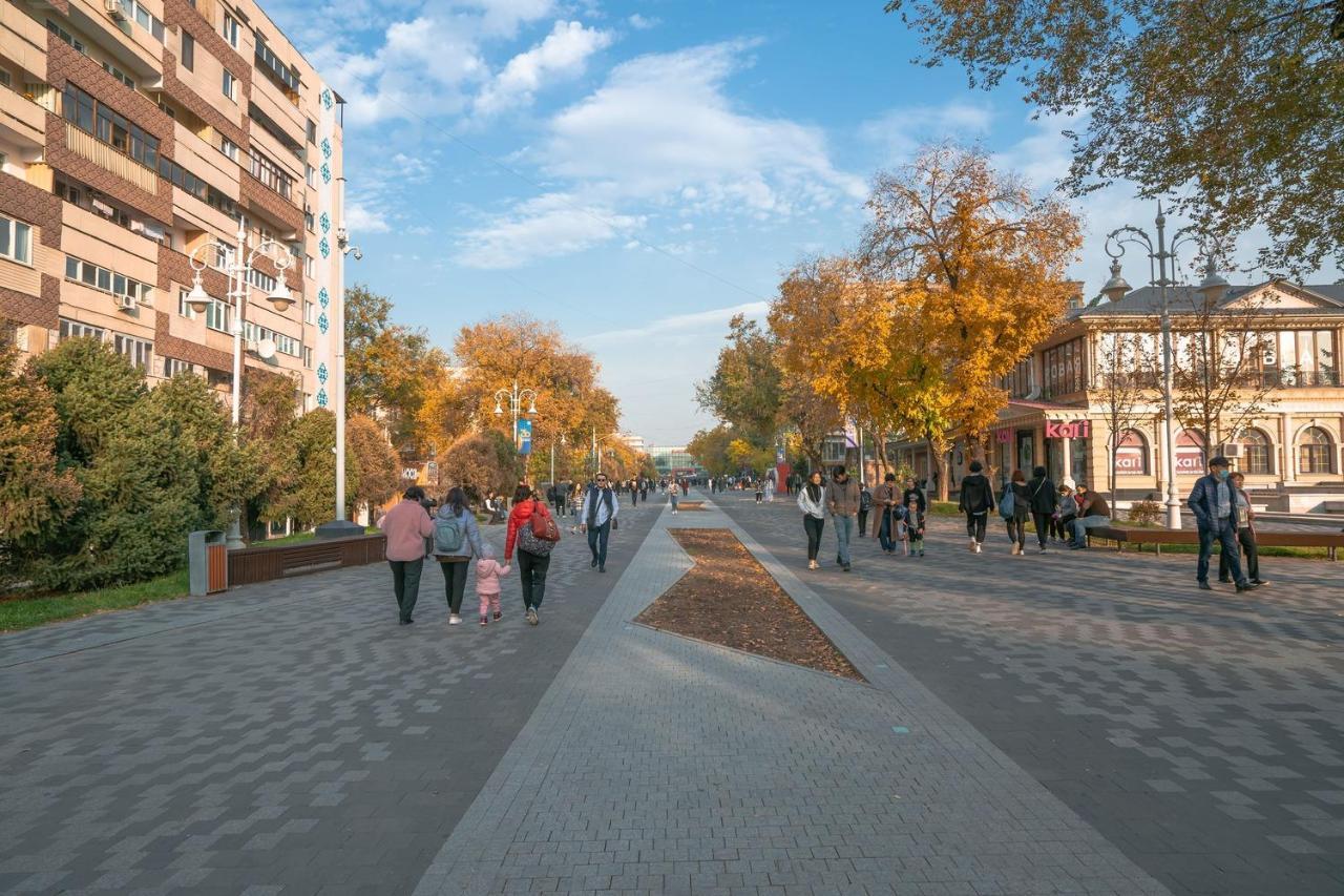 Nadezhda Apartment On Nauryzbay Batyra 37/1 Almaty Esterno foto